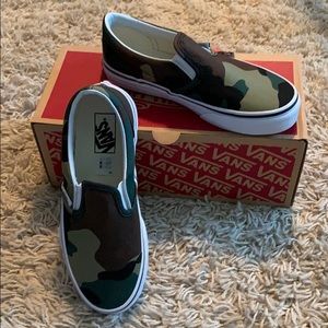 Boys Vans Camouflage Slip-ons size 1 NWT